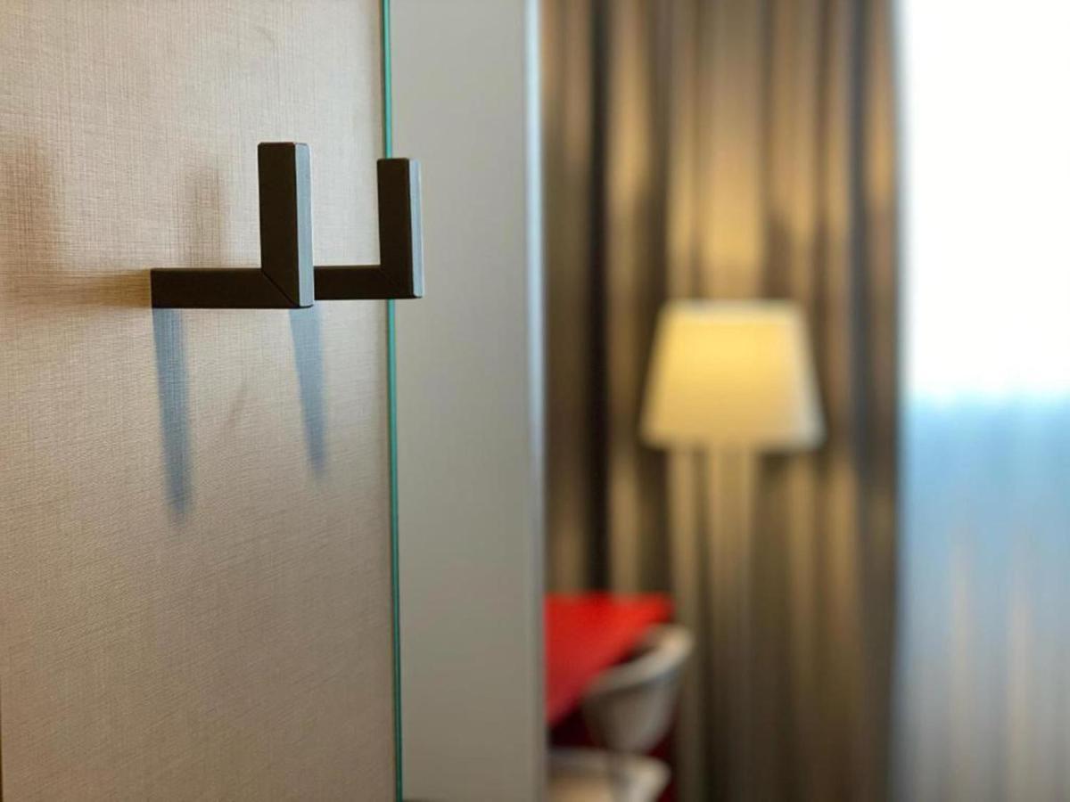 Amedia Milan, Trademark Collection By Wyndham Hotel Room photo