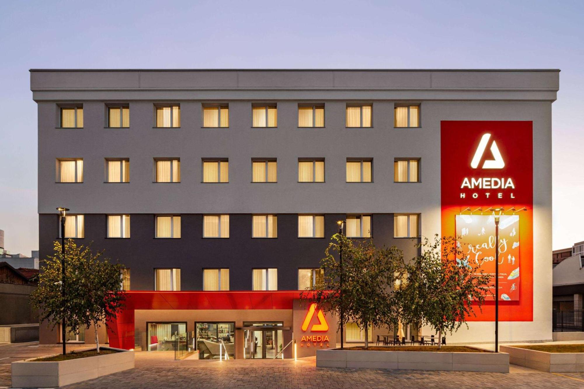 Amedia Milan, Trademark Collection By Wyndham Hotel Exterior photo